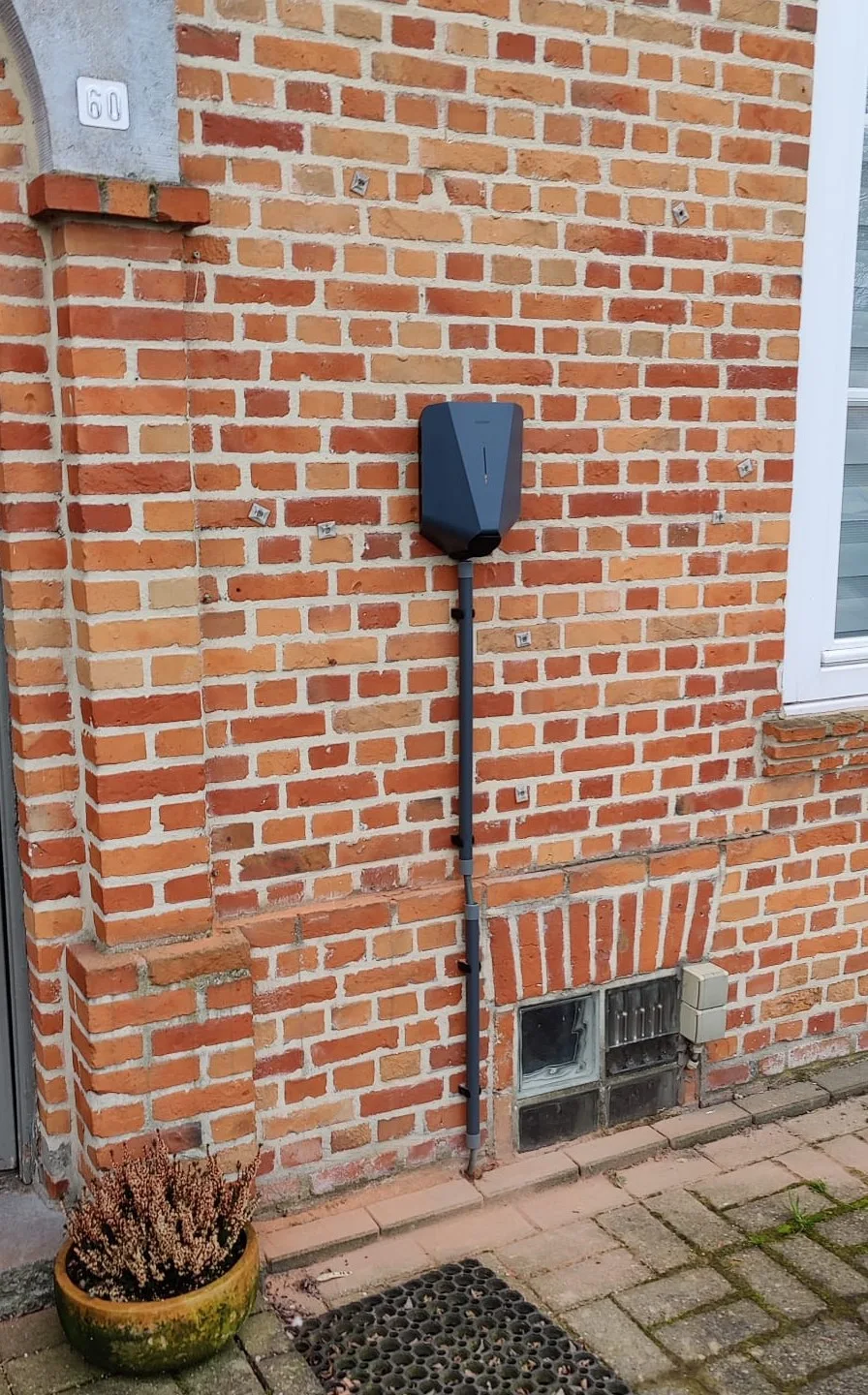 Borne en façade