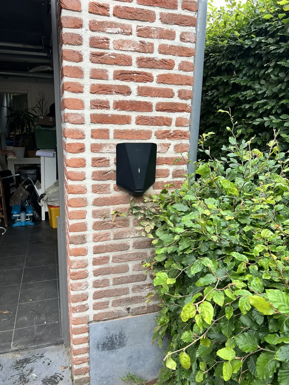 Borne en façade