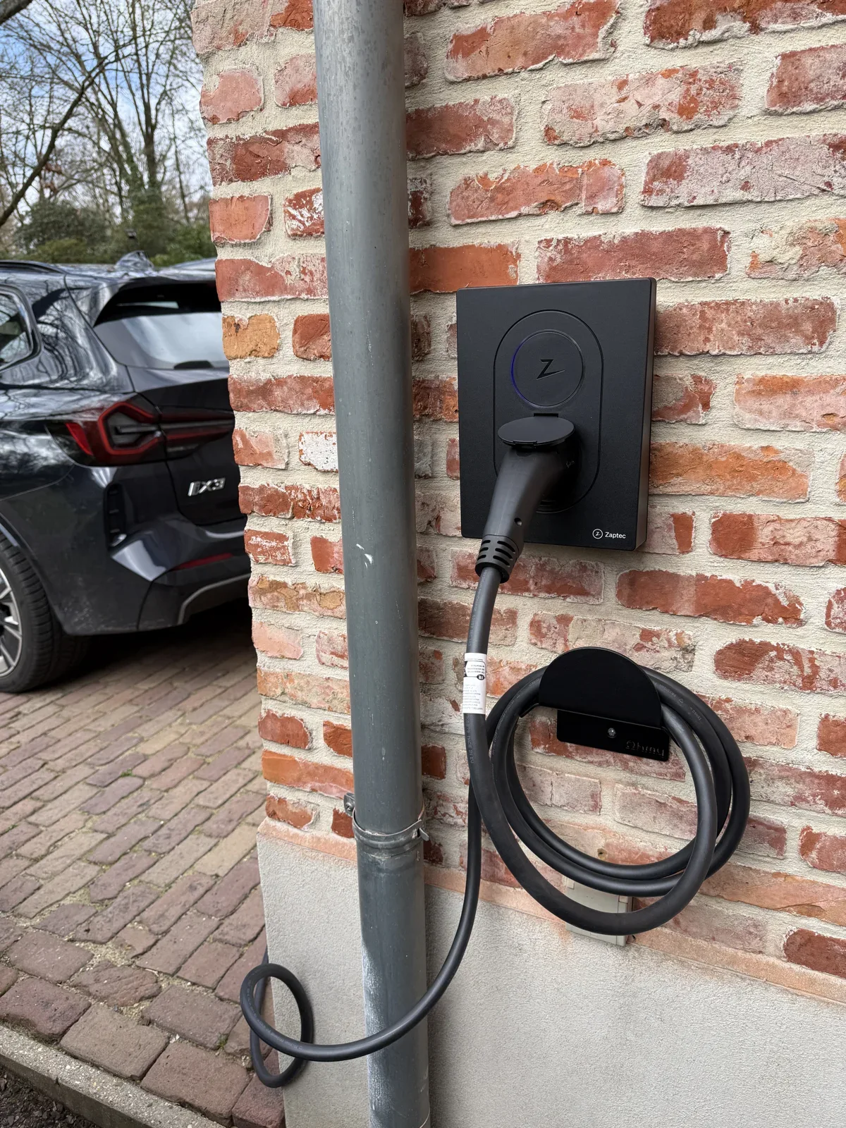 Wandmontage met beugel